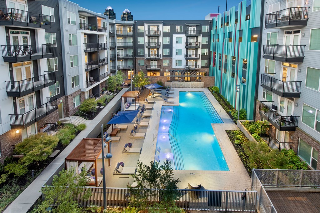 Pool at Glenn Perimeter, Georgia