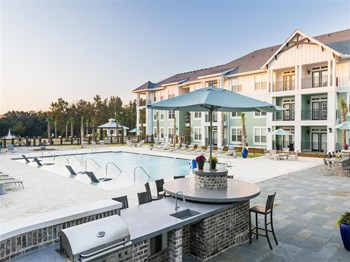 Poolside Grilling Poolside Grilling |Wharf 7 - Photo Gallery 3