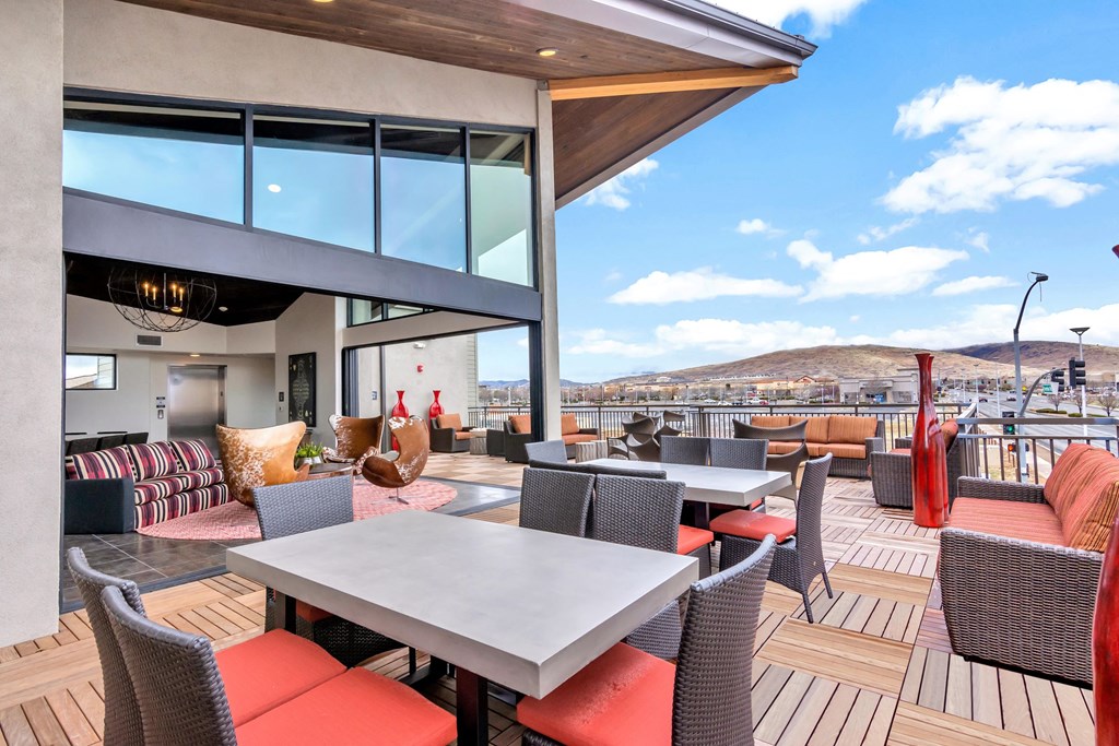 Outdoor lounge areaat Homestead Talking Glass, Prescott Valley