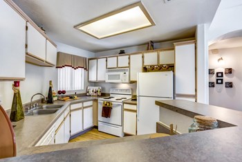 Kitchen | The Links at High Resort - Photo Gallery 9