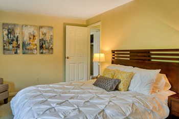 Spacious Bedroom With Comfortable Bed Spacious Bedroom With Comfortable Bed| The Boulders - Photo Gallery 6
