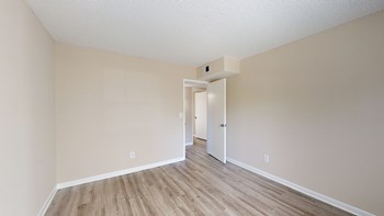 1874 Brittany Drive 2-3 Beds Apartment for Rent - Photo Gallery 8
