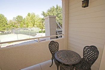 Private balcony Private balcony | Hilands - Photo Gallery 6