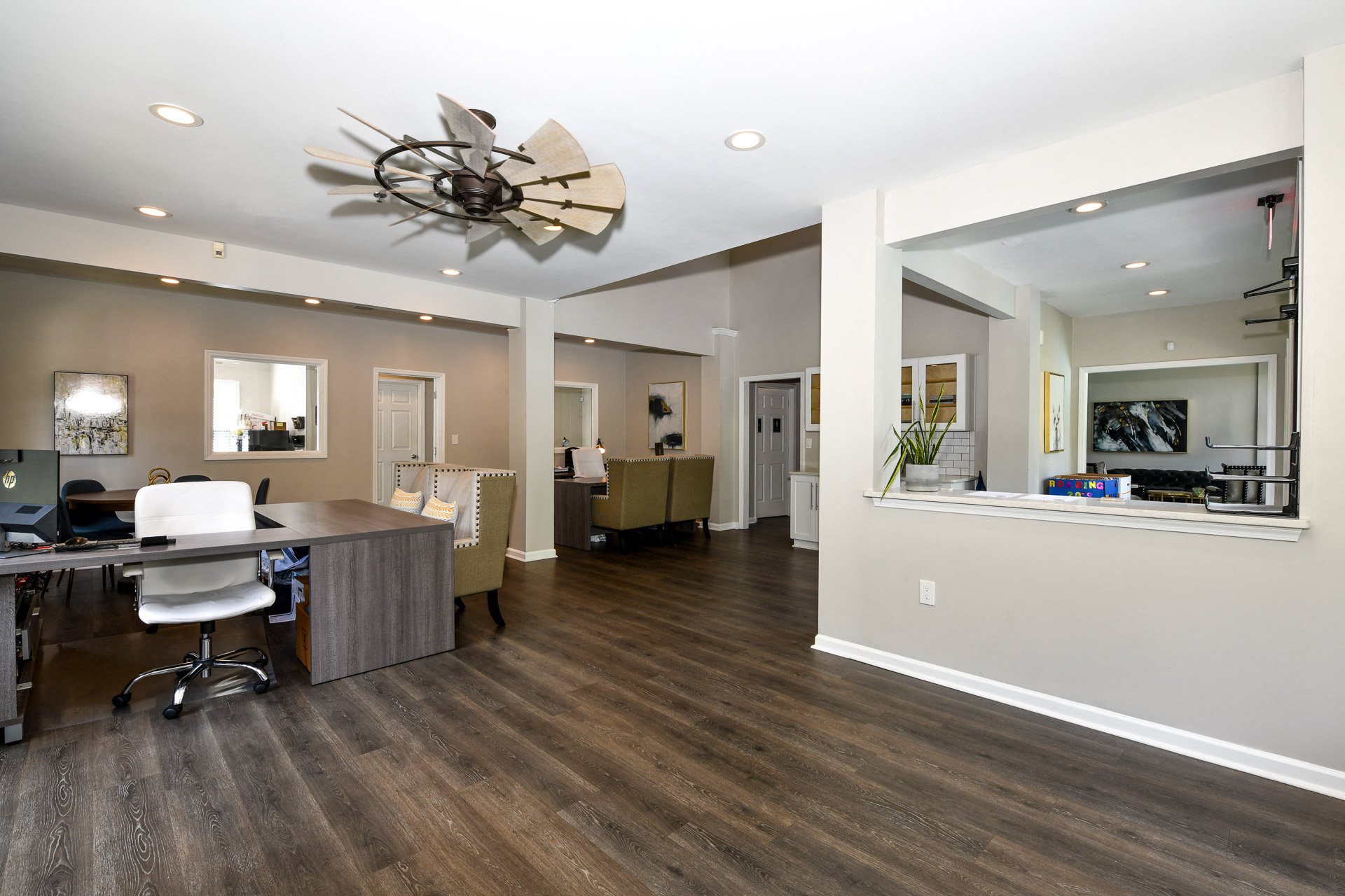 leasing center at 670 Thornton, Lithia Springs, GA