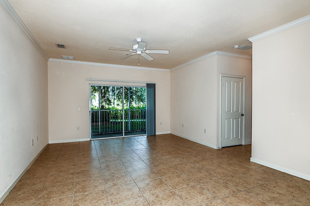 Unfurnished Living Area at Yacht Club, Bradenton