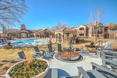 Fire pit & lounge area| Altezza High Desert