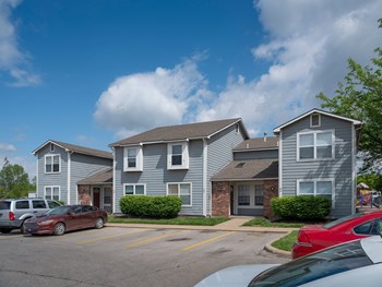 Sunrise Village Apartments 660 Gateway Court Lawrence Ks Rentcafe