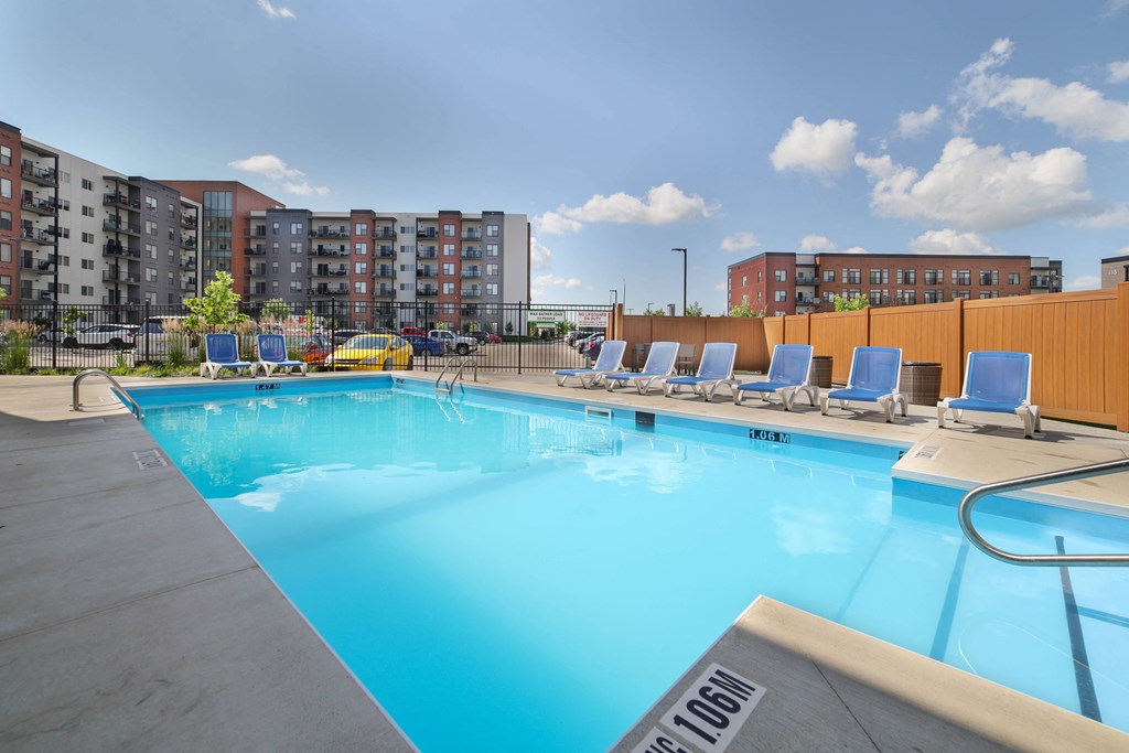 Exterior - outdoor pool