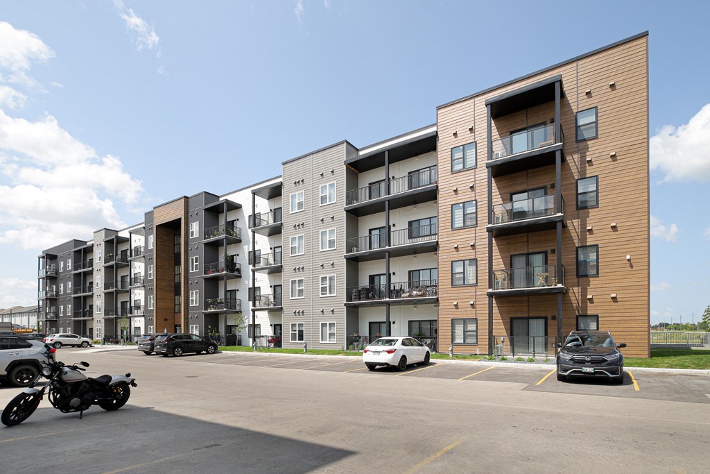 Exterior of Sol at Aurora apartment building