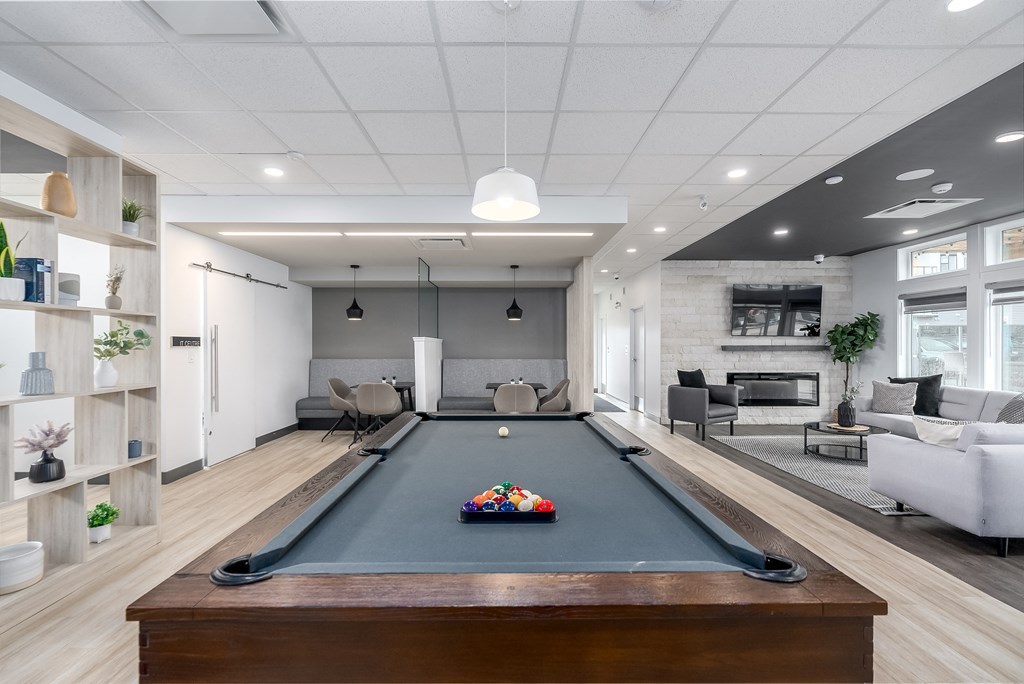 the preserve at ballantyne commons pool room