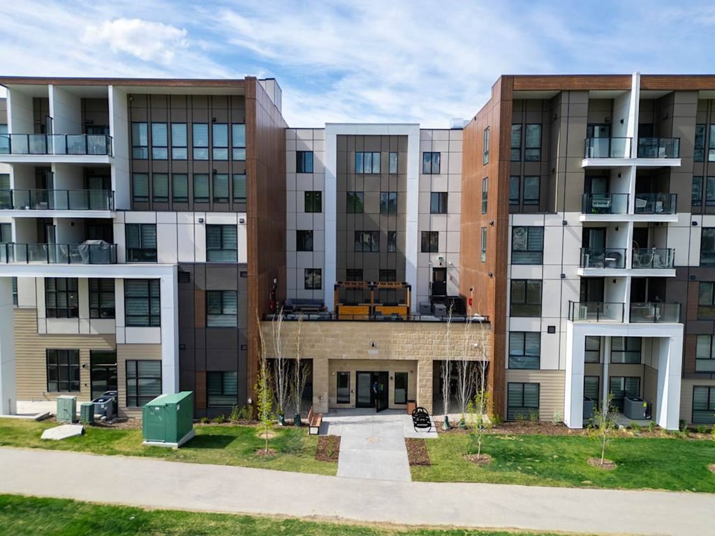 Exterior View at Skyway Apartments, Alberta, T3B 5V6