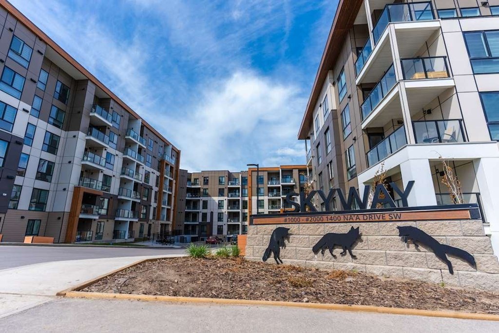 Exterior View at Skyway Apartments, Calgary, AB T3B 5V6