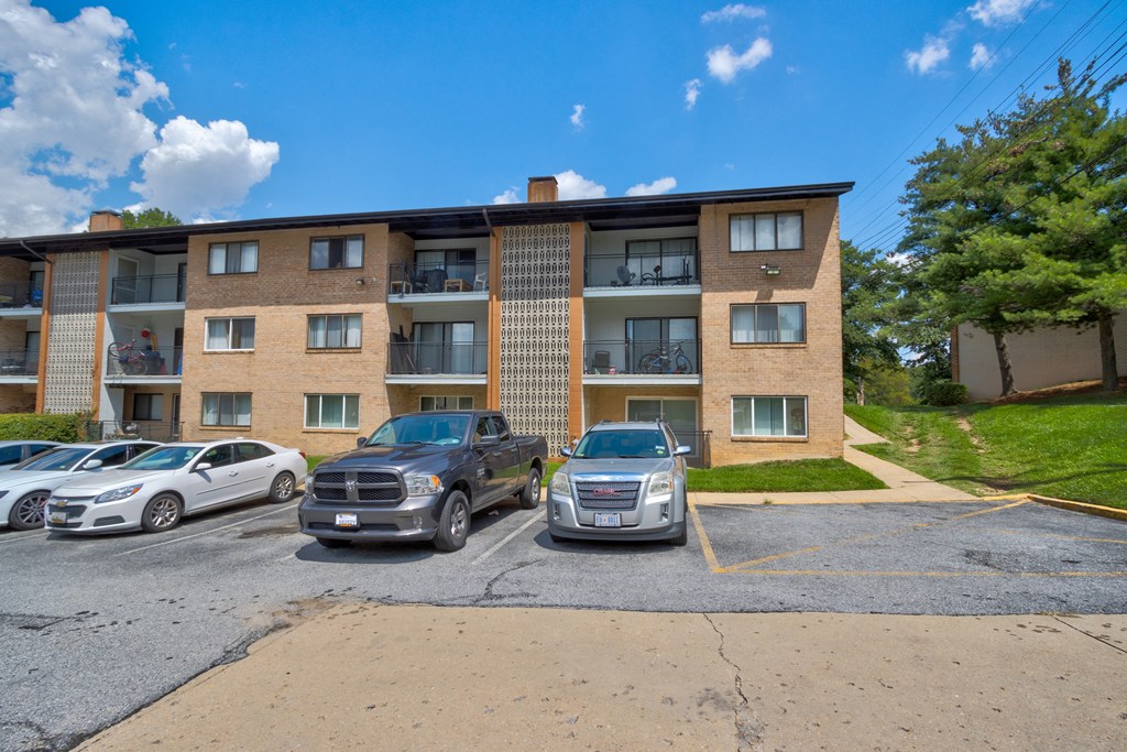 Apartment building at Oaks at Oxon Hill, Oxon Hill, Maryland