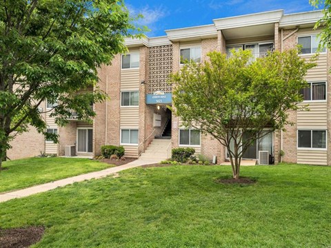 Building exterior1 at Andrews Ridge Apartments, Maryland