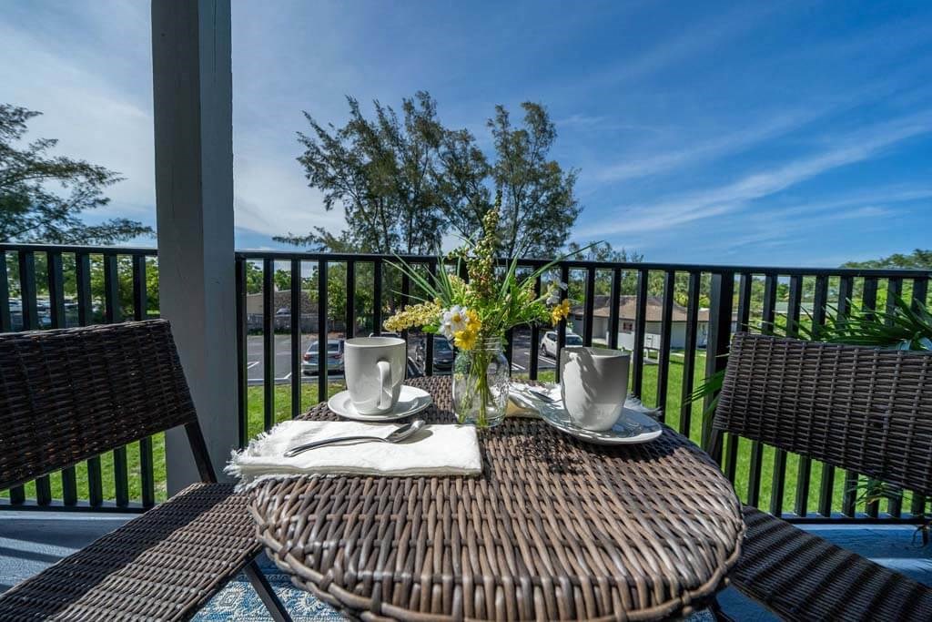 Outdoor seating at Piper Village West, Florida