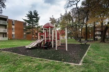 playgrounds at the Glendale Residence