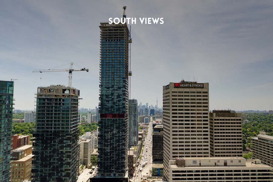 a tall skyscraper in the middle of a city