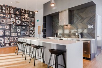 Rooftop Amenities- 10141 124 Street 1-3 Beds Apartment for Rent - Photo Gallery 4