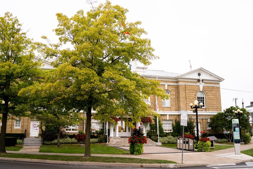 the building in which the hotel is located