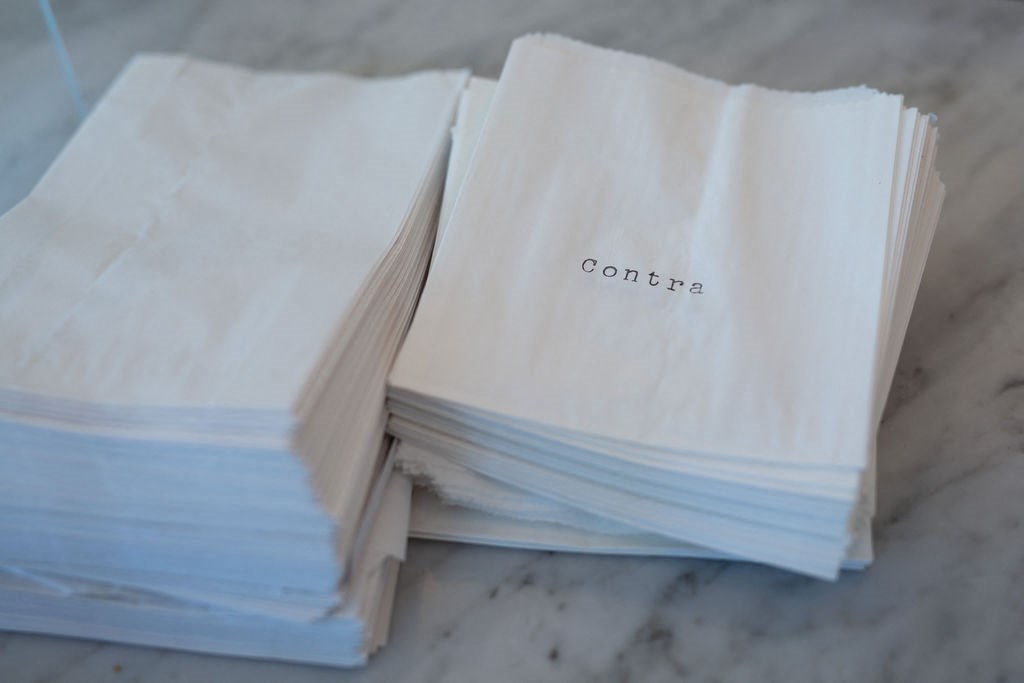 napkins that say "contra" on them