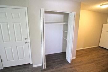 Living Room - Photo Gallery 4