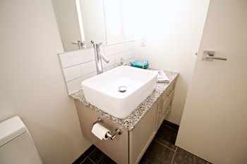 1936 Summit St Studio-3 Beds Apartment, Loft for Rent - Photo Gallery 5