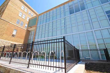 1936 Summit St Studio-3 Beds Apartment, Loft for Rent - Photo Gallery 3