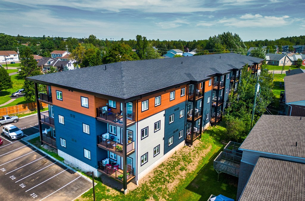 the building where the hotel is located