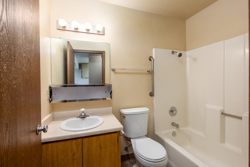 Modern Bathroom at Altamont Apartments, Rohnert Park, CA