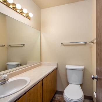 300 Enterprise Drive Studio-1 Bed Apartment for Rent - Photo Gallery 45