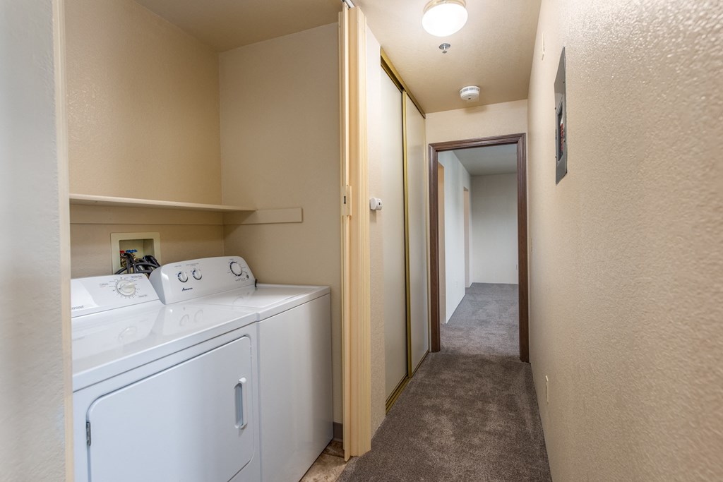 Washer Dryer at Altamont Apartments, Rohnert Park