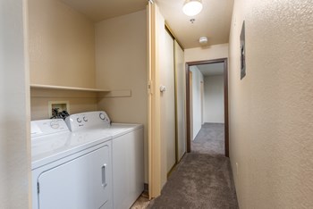 300 Enterprise Drive Studio-1 Bed Apartment for Rent - Photo Gallery 51