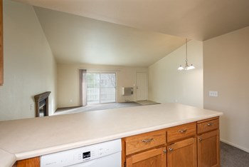 2400-2452 Edgewater Drive 2 Beds Condo for Rent - Photo Gallery 32