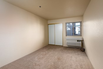 300 Enterprise Drive Studio-1 Bed Apartment for Rent - Photo Gallery 37