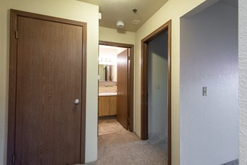 300 Enterprise Drive Studio-1 Bed Apartment for Rent - Photo Gallery 35