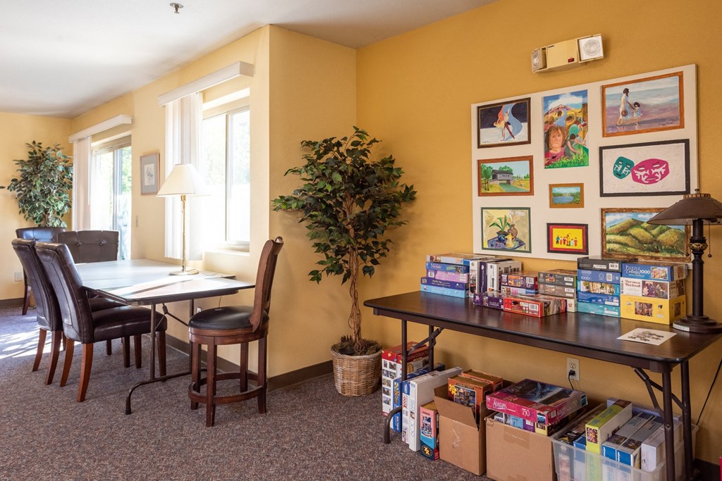 Office Space at Altamont Apartments, Rohnert Park, CA