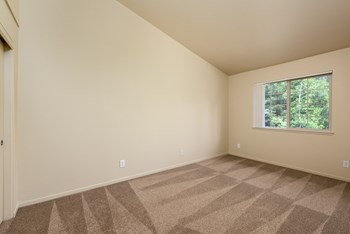 2400-2452 Edgewater Drive 2 Beds Condo for Rent - Photo Gallery 17