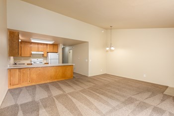 2400-2452 Edgewater Drive 2 Beds Condo for Rent - Photo Gallery 7