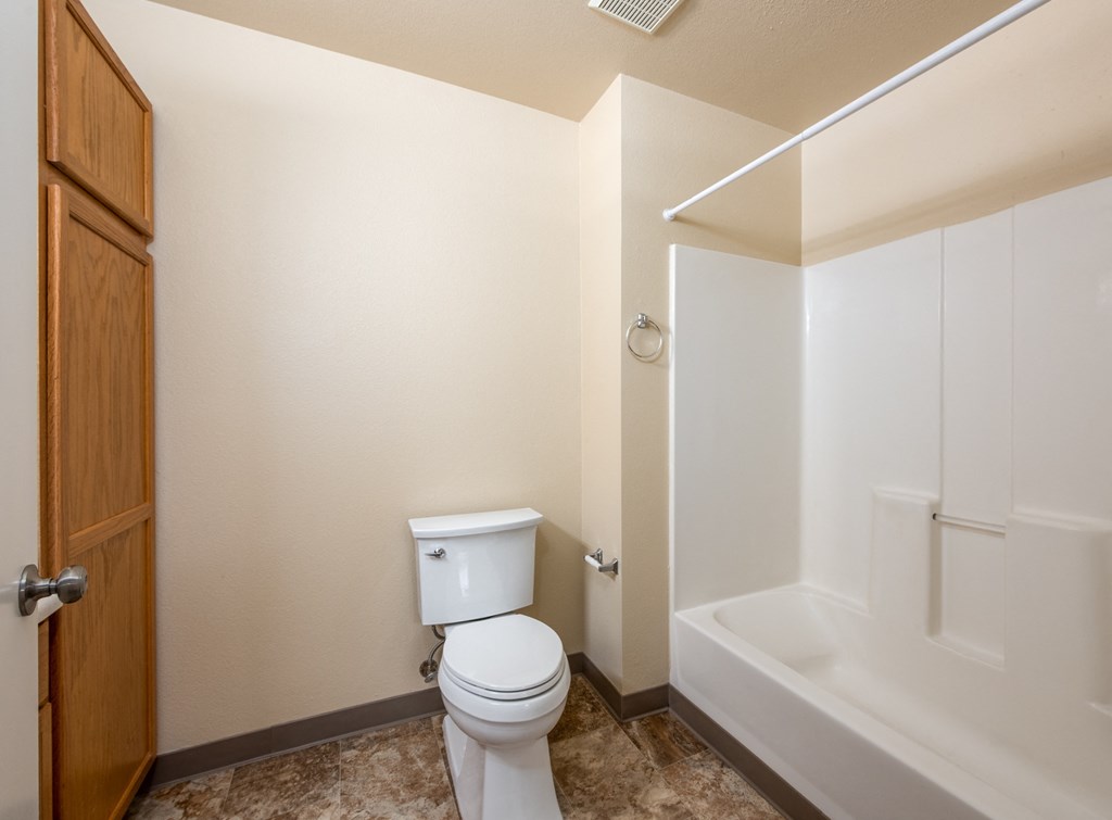 Bathroom With Bathtub at Manor Apartments, Rohnert Park, 94928