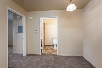 360-786 Laguna Drive 1 Bed Apartment for Rent - Photo Gallery 11