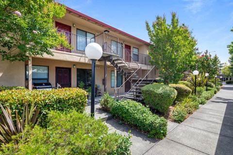 Courtyard at Manor Apartments, Rohnert Park, California