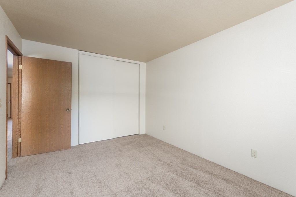 Plush Carpeting at Meadowrock Apartments, Santa Rosa, 95403