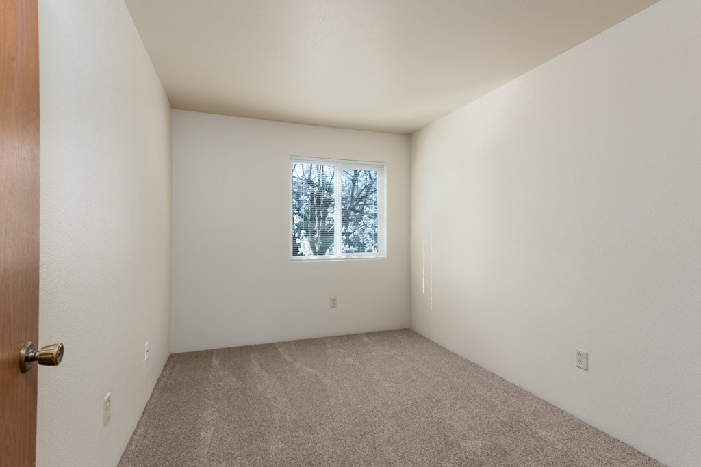 Carpeted Bedroom at Meadowrock Apartments, Santa Rosa, CA