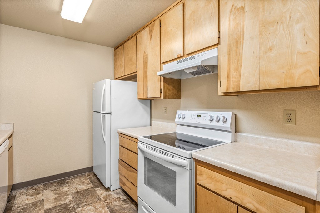Kitchen Appliances at Meadowrock Apartments, Santa Rosa, CA