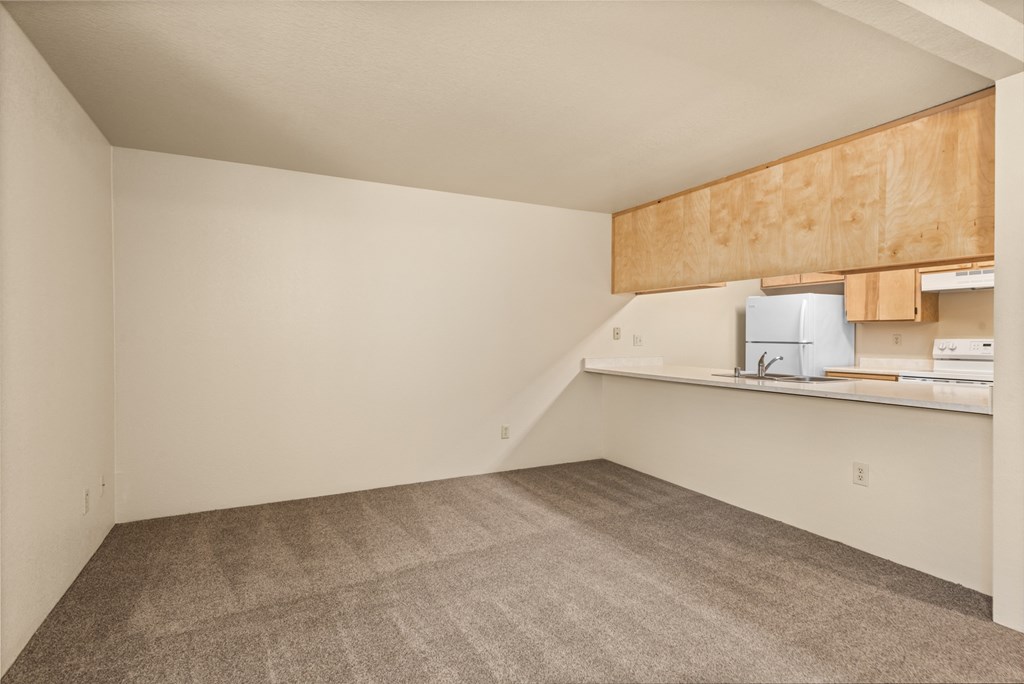 Dining Space at Meadowrock Apartments, California, 95403