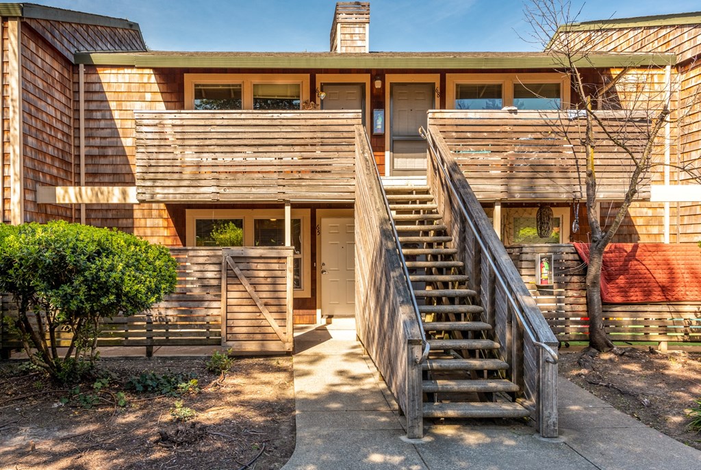 Exterior at Meadowrock Apartments, Santa Rosa, California