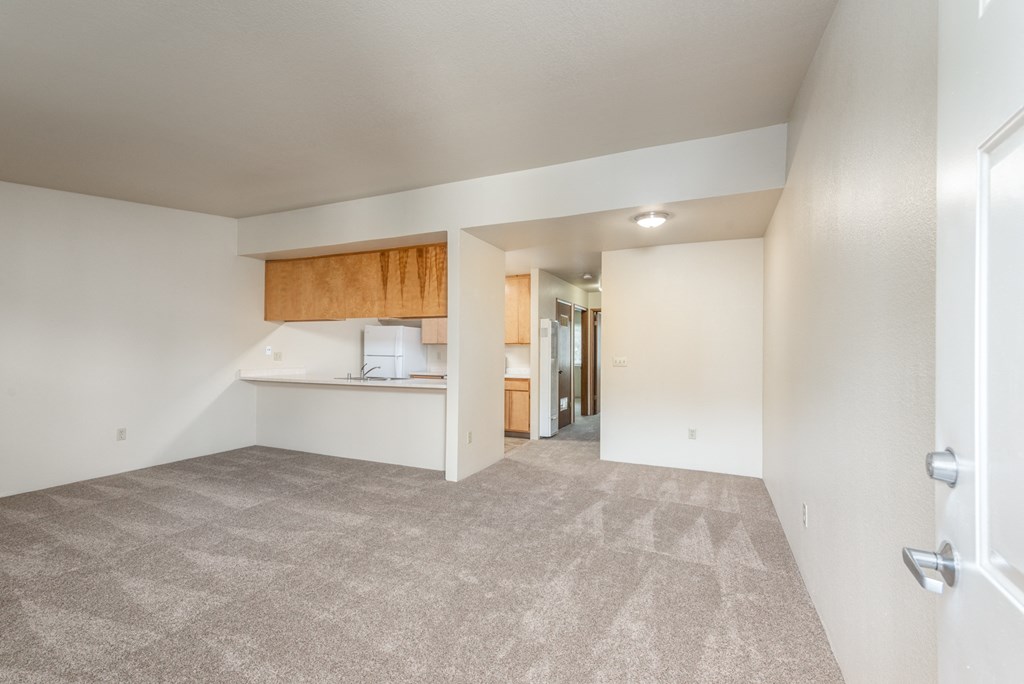 Carpeted Living Area at Meadowrock Apartments, California, 95403