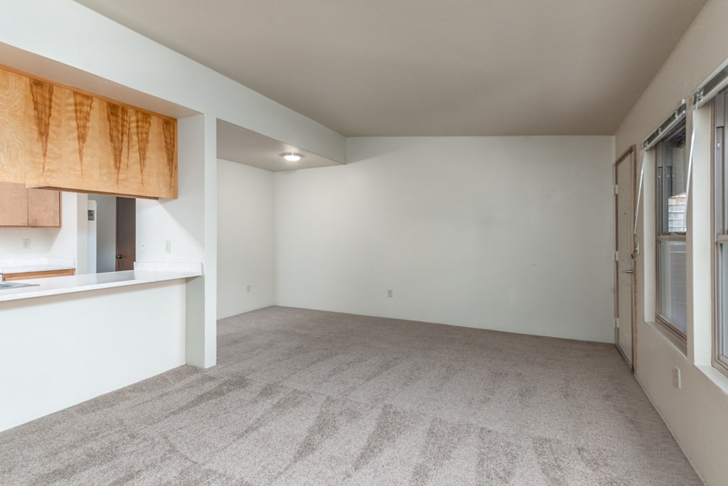 Unfurnished Living Area at Meadowrock Apartments, Santa Rosa, CA