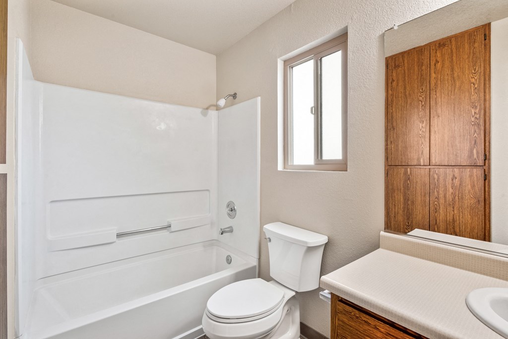 Bathroom With Bathtub at Meadowrock Duplexes, California, 95403