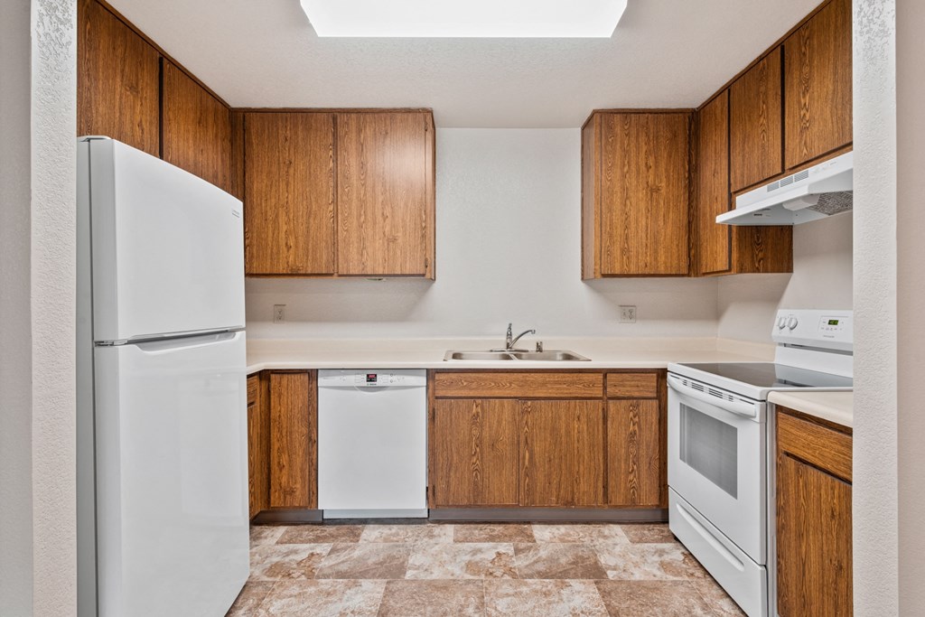Fully Equipped Kitchen Fully Equipped Kitchen at Meadowrock Duplexes, Santa Rosa